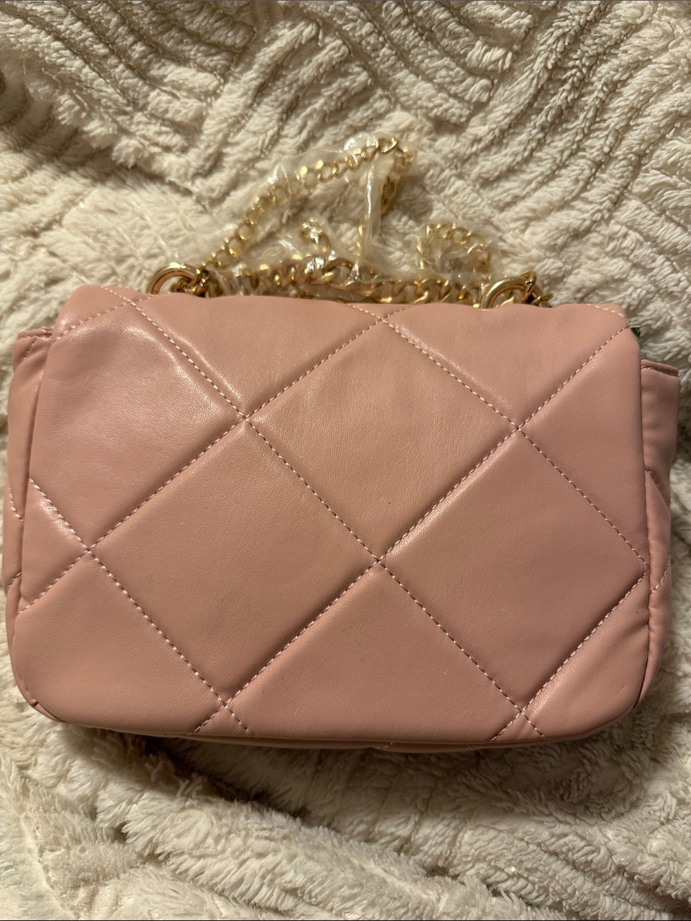 Badgley Mischka NWT -Blush Pink
Quilted Gold Chain Purse - Picture 5 of 8